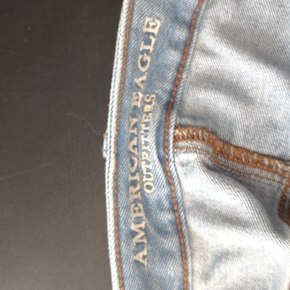 American Eagle AEO Light Blue Denim Mini Skirt Distressed Size 8 - Picture 5 of 6